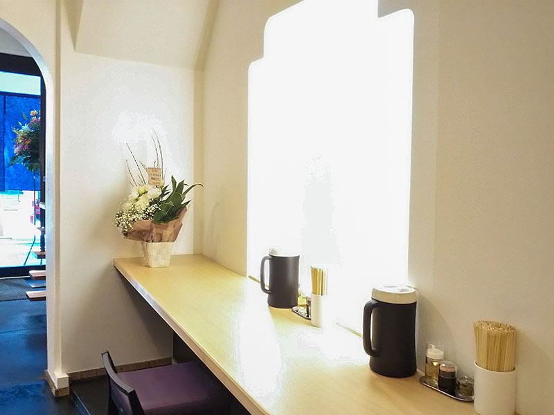 らーめん鱗 京都三条店 カウンター席